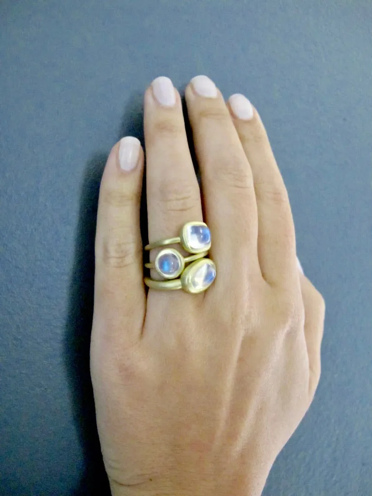 18 Karat Gold Blue Moonstone Bezel Ring