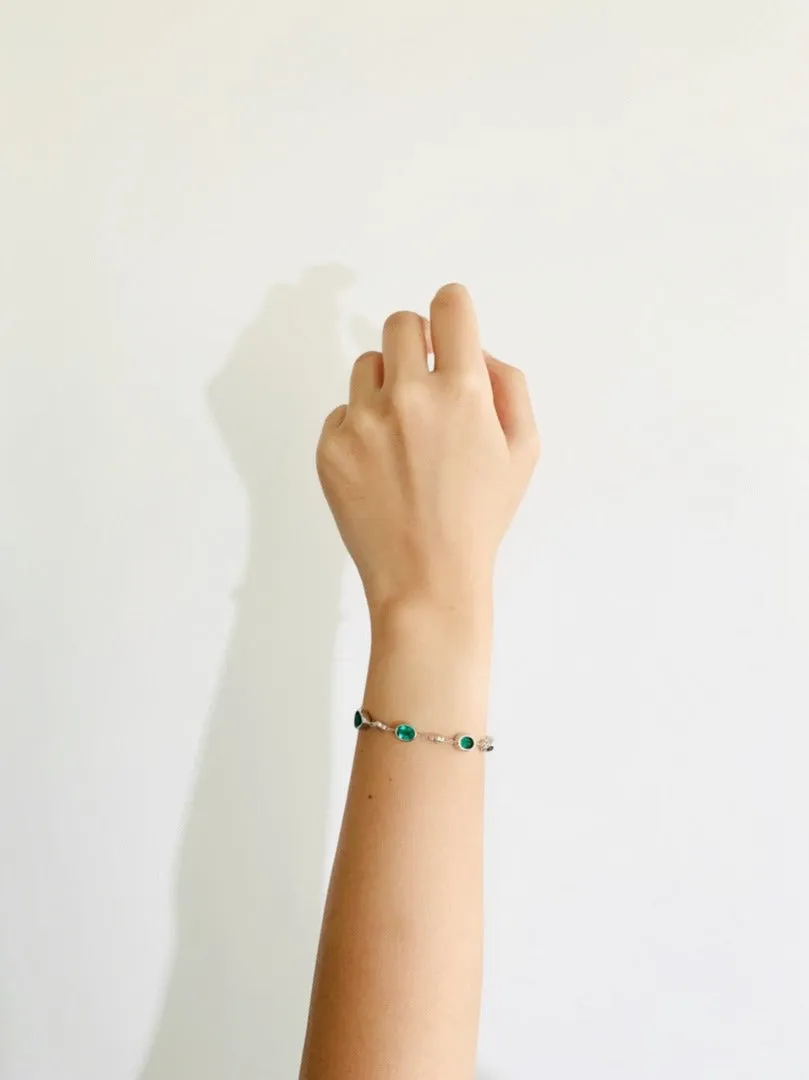18K White Gold Emerald Bracelet