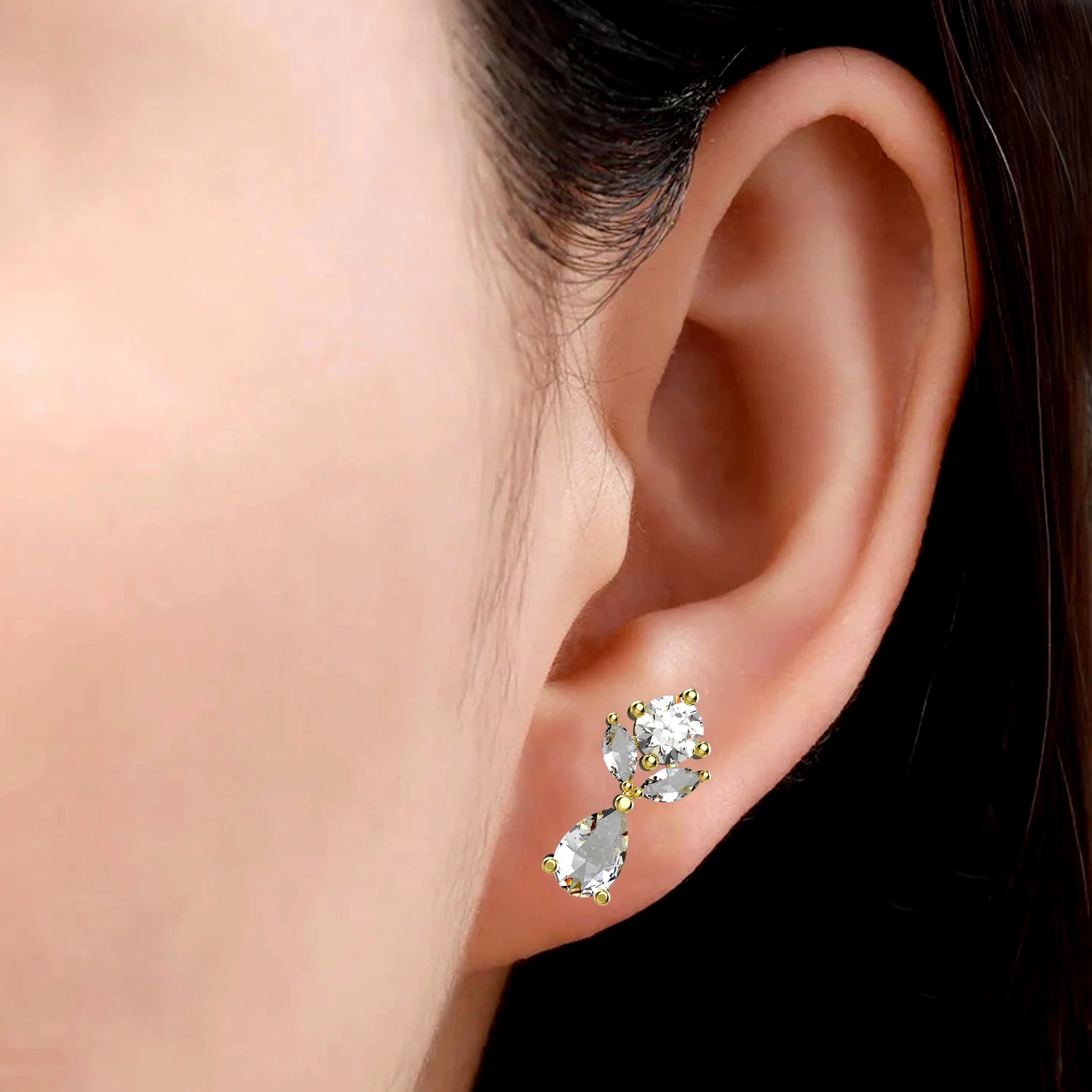 Clear Gems Teardrop Stud Earrings