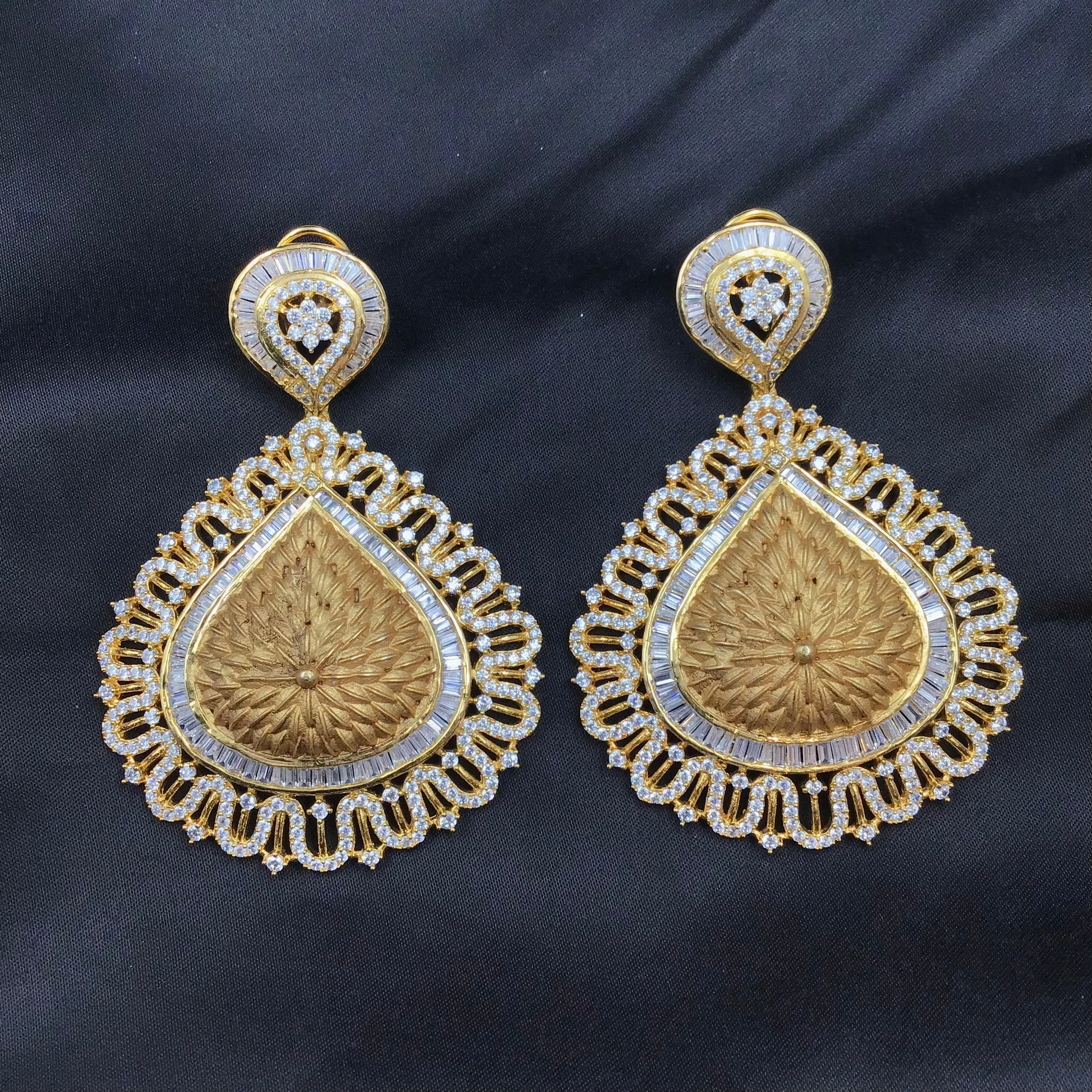 Danglers Zircon/AD Earring 8862-100