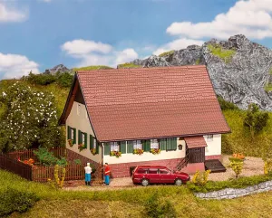 Faller HO Retirement Cottage Weathered Kit Faller HO Retirement Cottage Weathered Kit