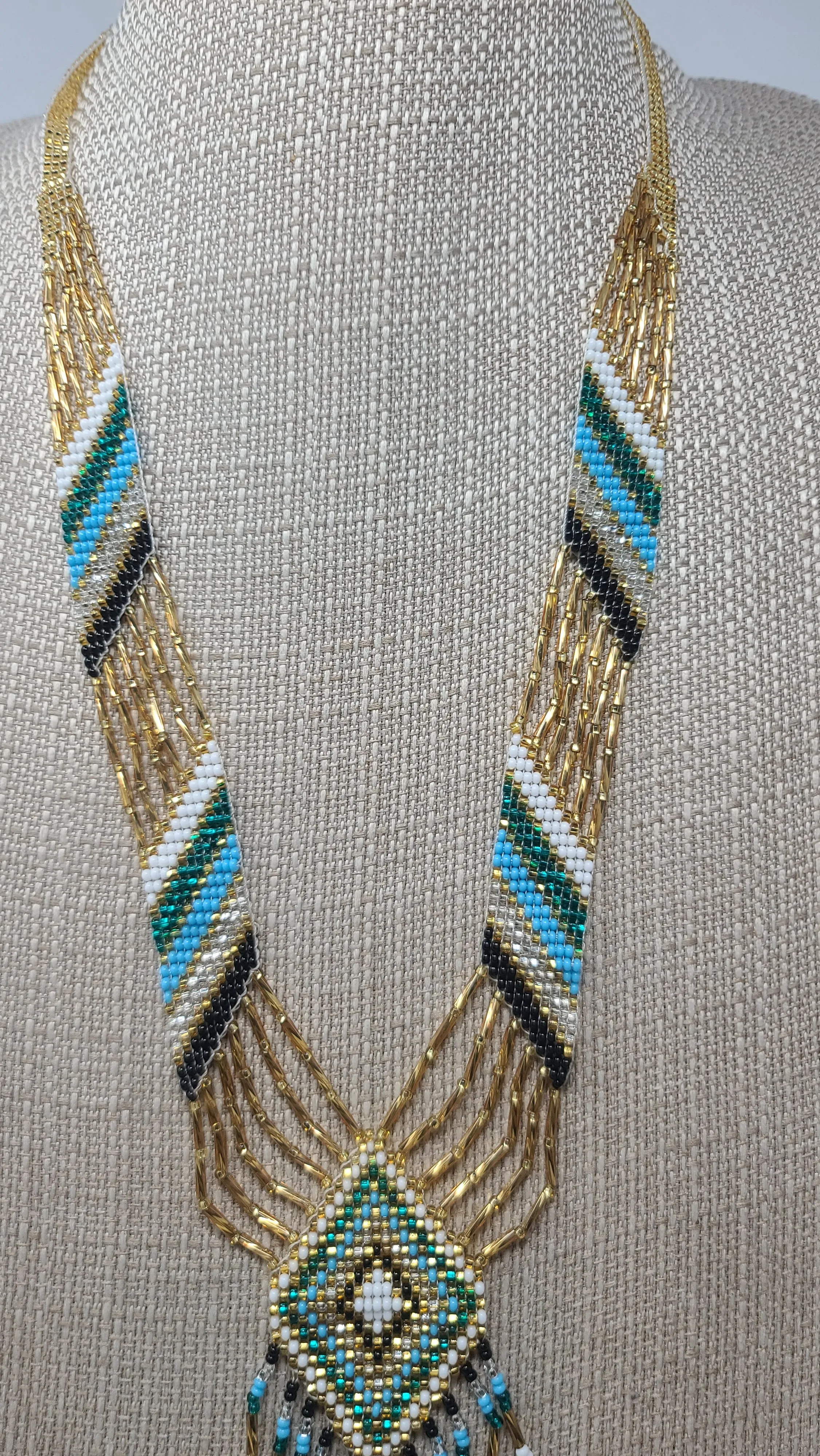 HANDMADE BEADED NECKLACE